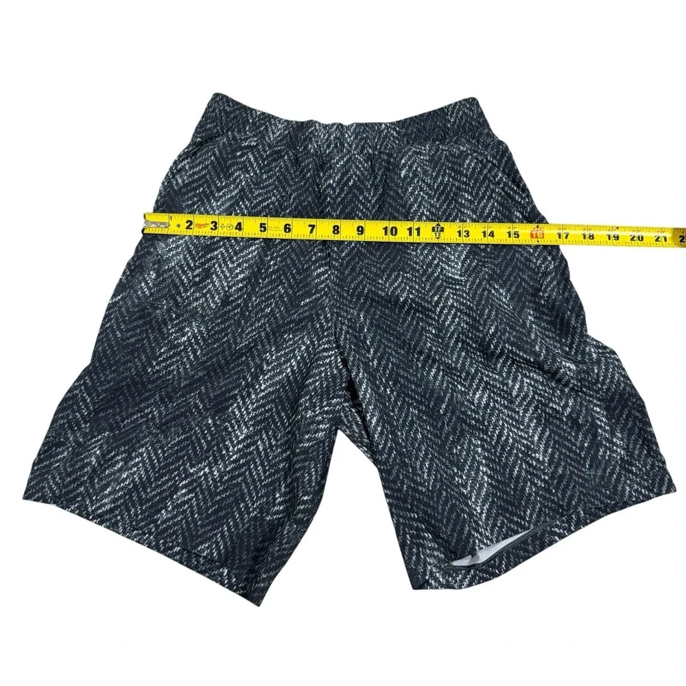 Lululemon Men's T.H.E. Shorts XS Chevron Reflective Black Gray Linerless Gym‎